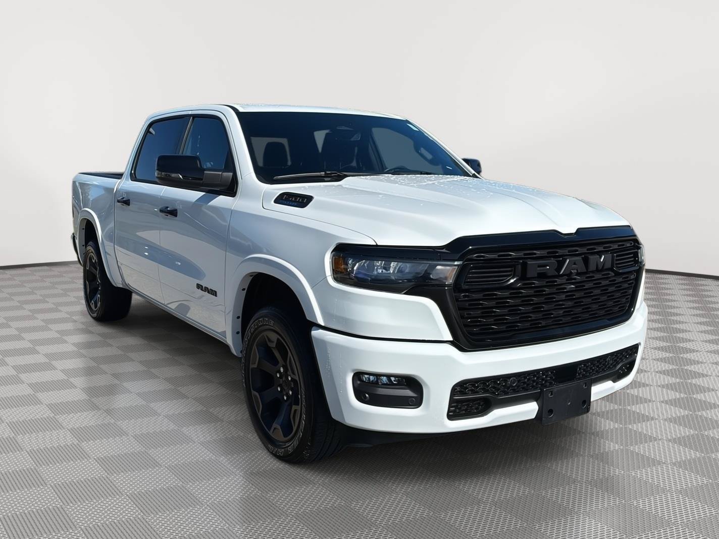 Used 2025 RAM 1500 Big Horn AWD/4WD image 4