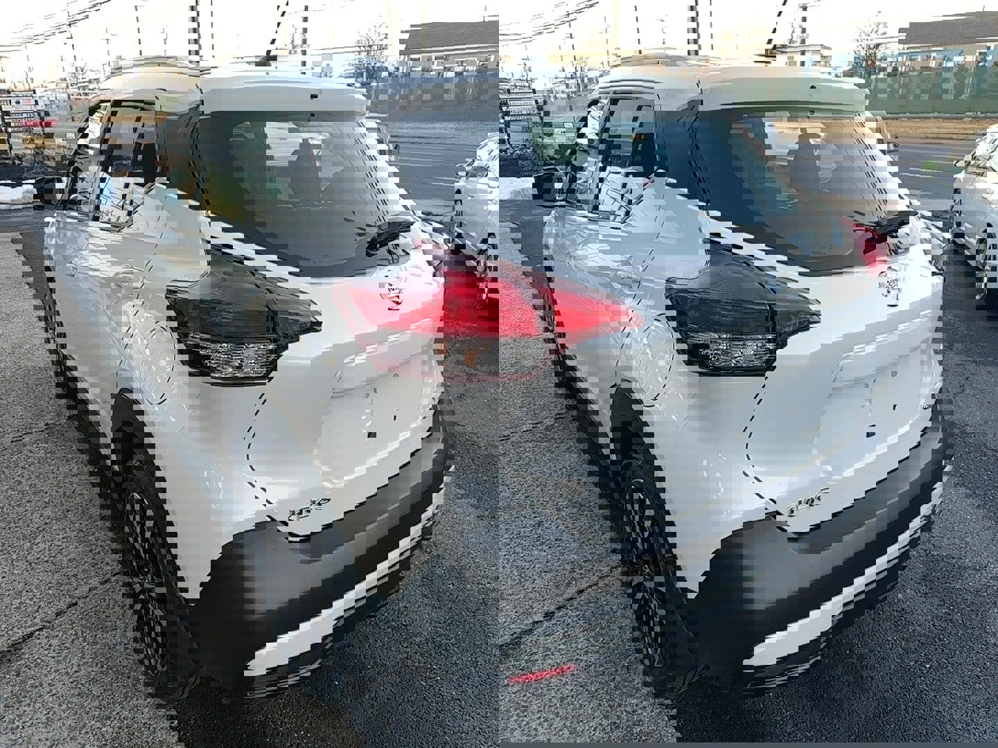 Used 2018 Nissan Kicks SV image 4