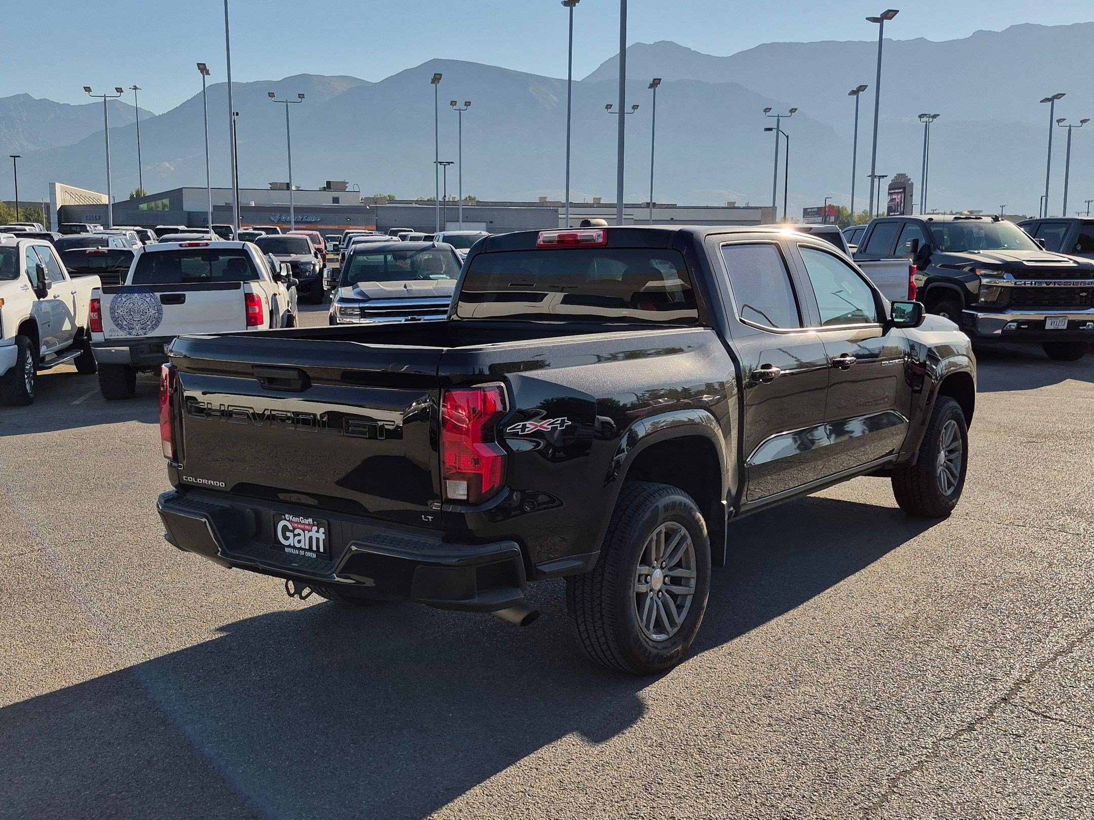 Used 2023 Chevrolet Colorado LT AWD/4WD image 3