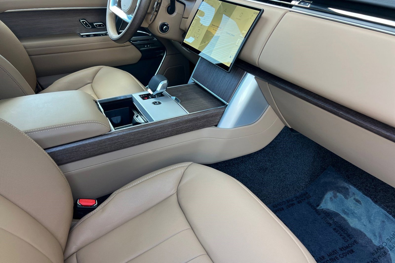 New 2026 Land Rover Range Rover Long Wheelbase SE image 27