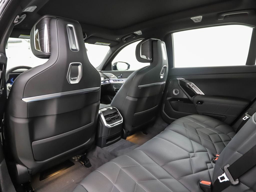 Used 2026 BMW 750e xDrive 750e xDrive w/ Executive Package image 22