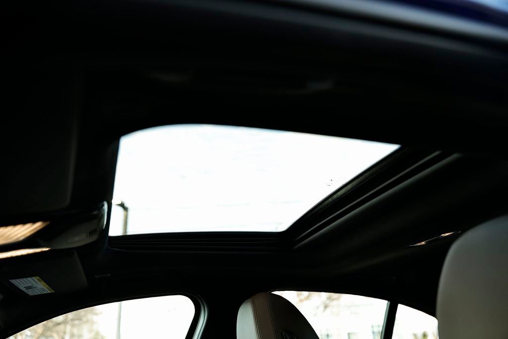 New 2026 BMW 330i Sedan w/ M Sport Package image 15