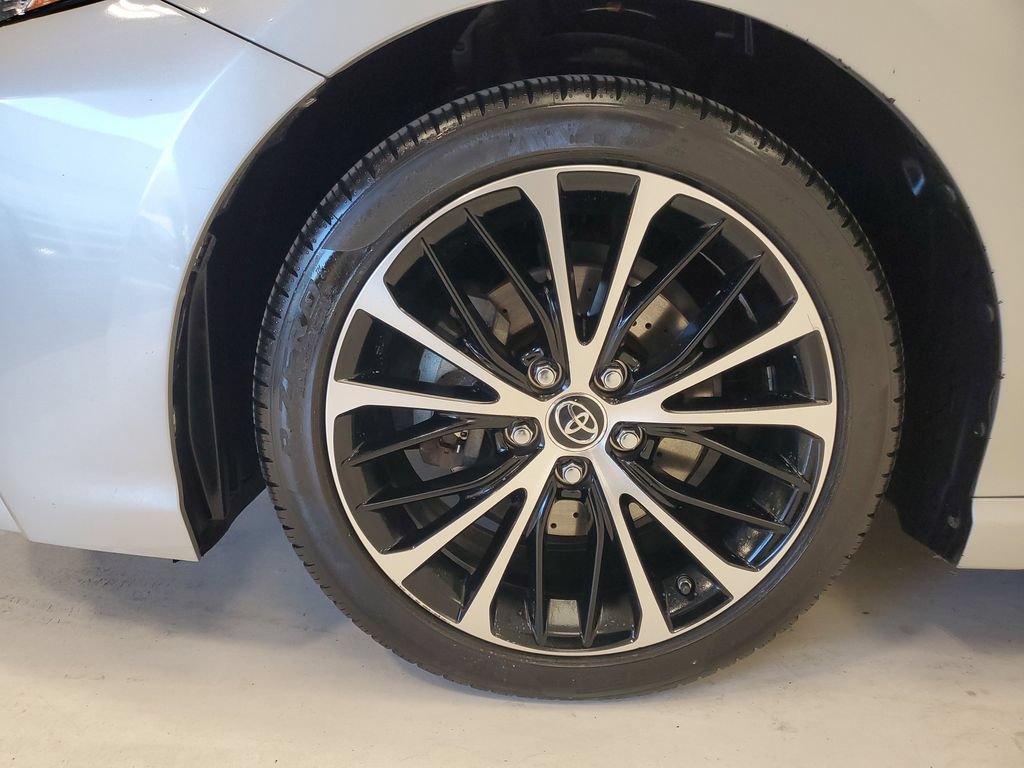 Used 2018 Toyota Camry SE FWD image 7