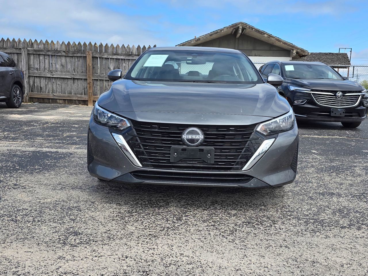 Used 2025 Nissan Sentra SV FWD image 2