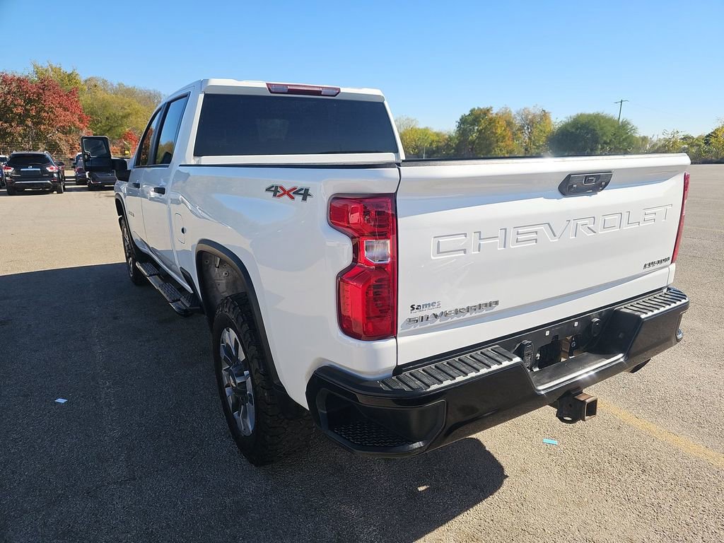 Used 2022 Chevrolet Silverado 2500 Custom w/ Custom Value Package AWD/4WD image 4