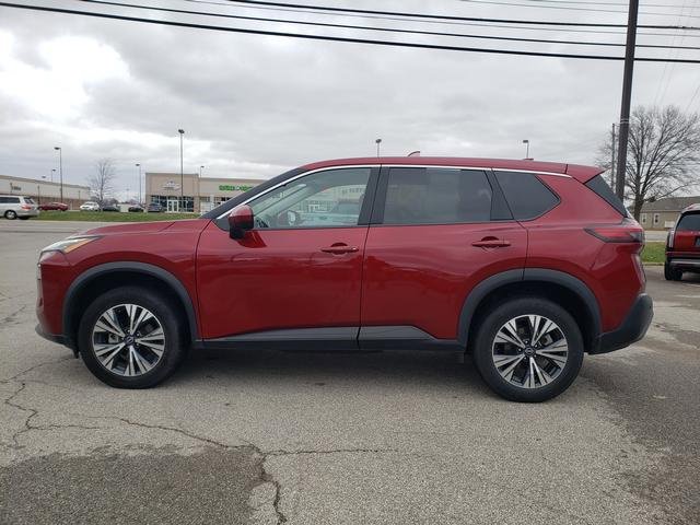 Used 2023 Nissan Rogue SV image 2