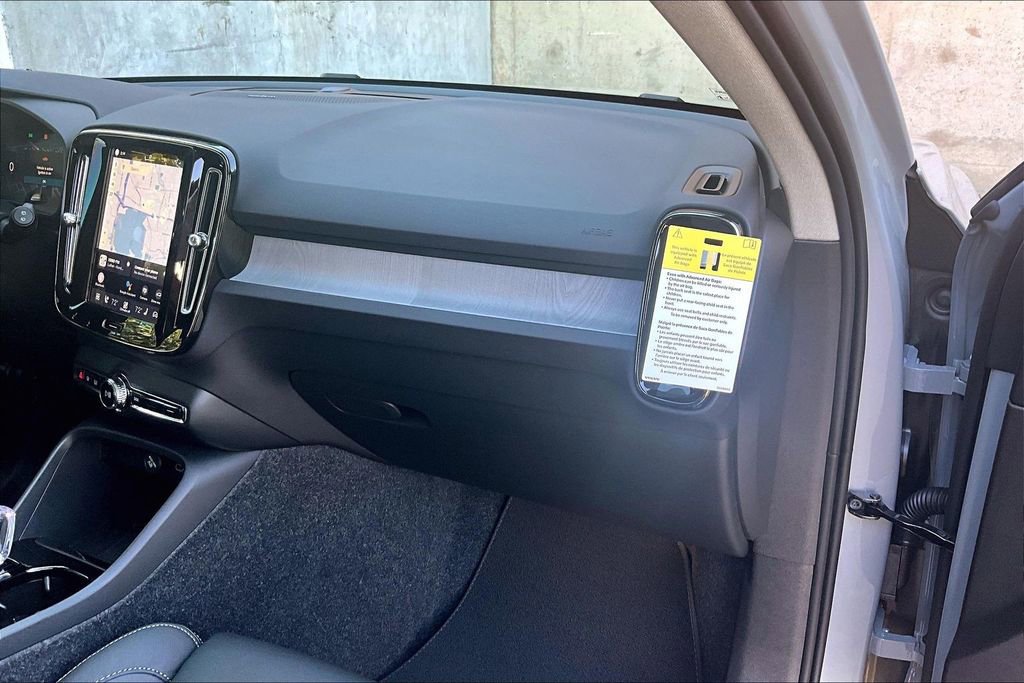 New 2026 Volvo XC40 B5 Ultra AWD/4WD image 11