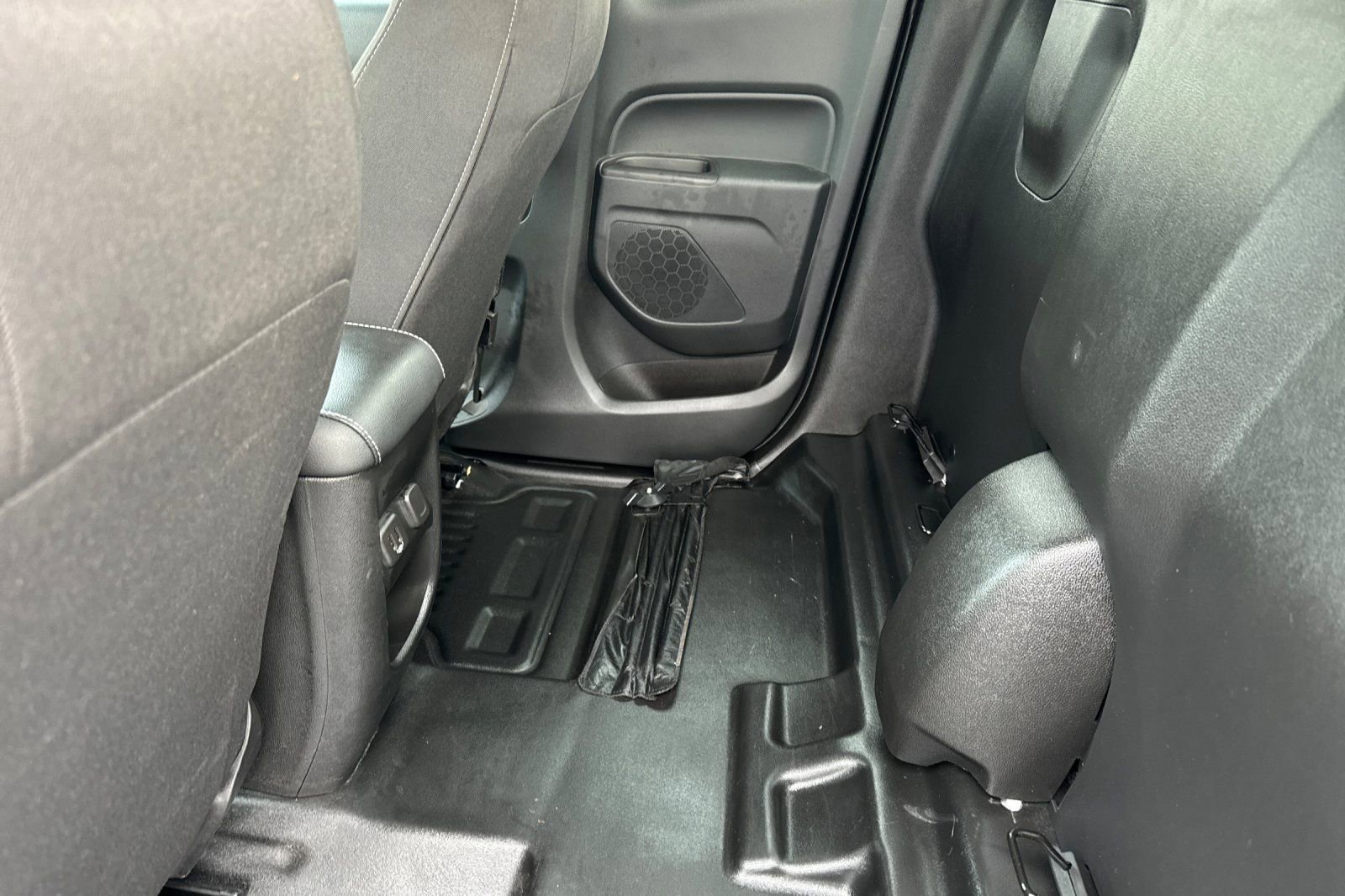 Used 2022 Chevrolet Colorado LT w/ Fleet Safety Package image 12