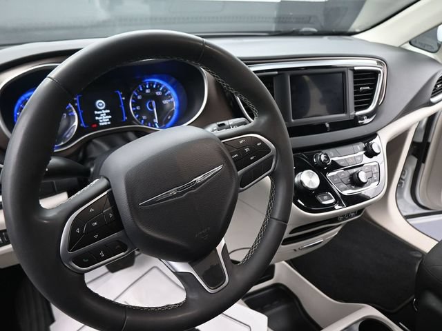 Used 2023 Chrysler Voyager LX FWD image 26