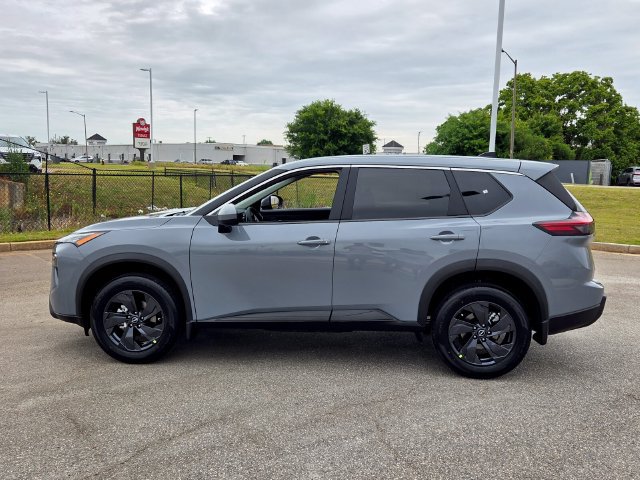 Used 2026 Nissan Rogue SV w/ Cold Weather Package FWD image 4