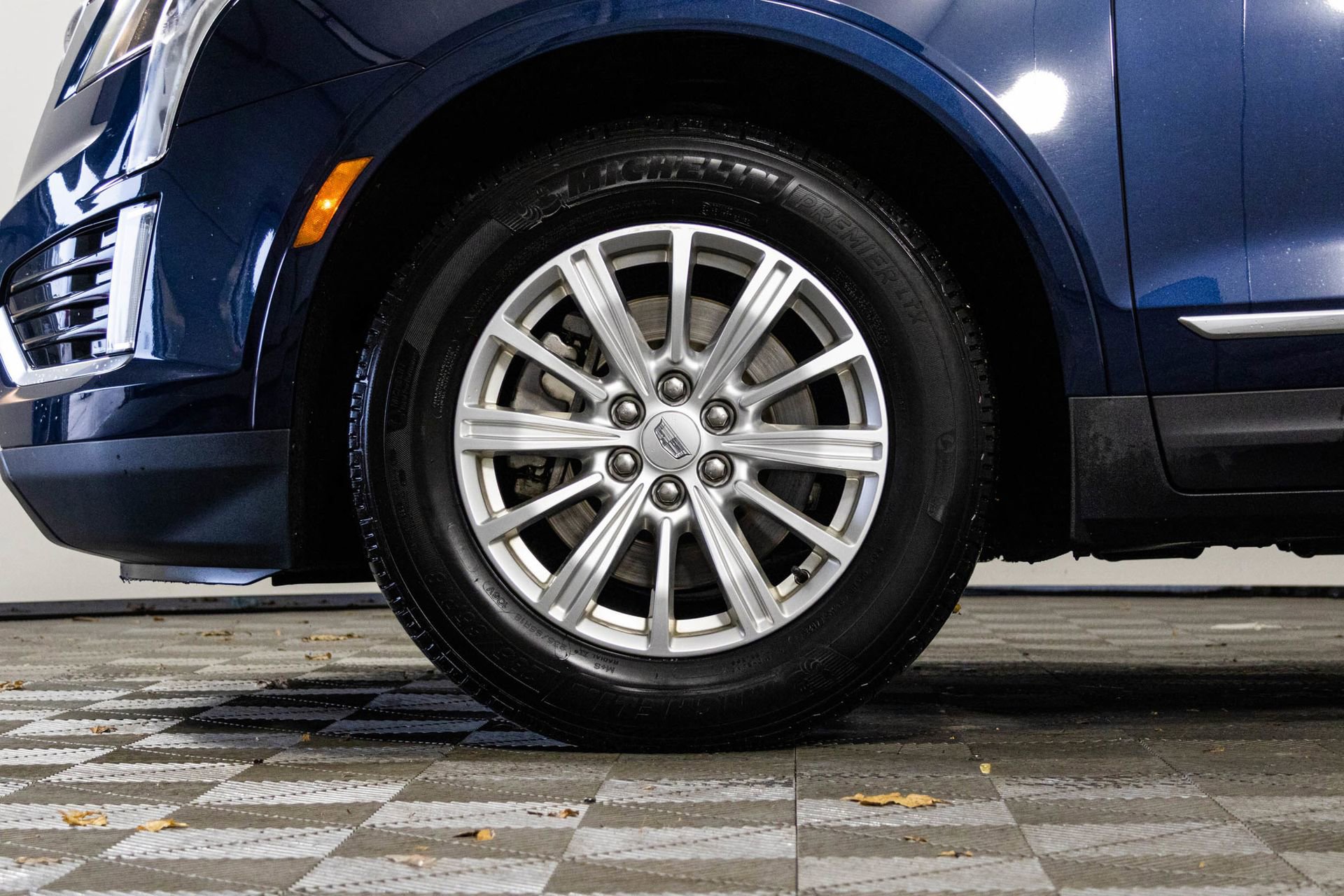 Used 2017 Cadillac XT5 FWD image 44