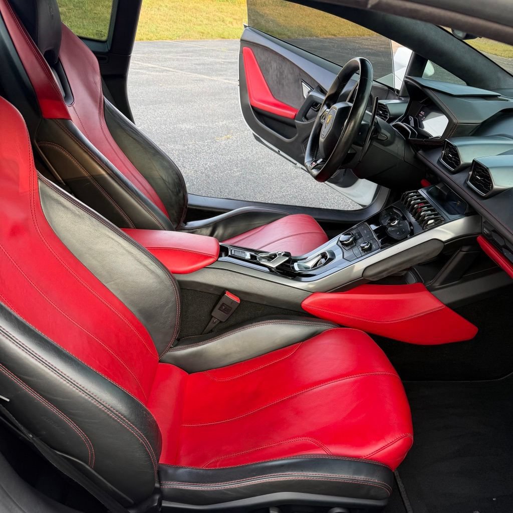 Used 2015 Lamborghini Huracan LP 610-4 AWD/4WD image 12