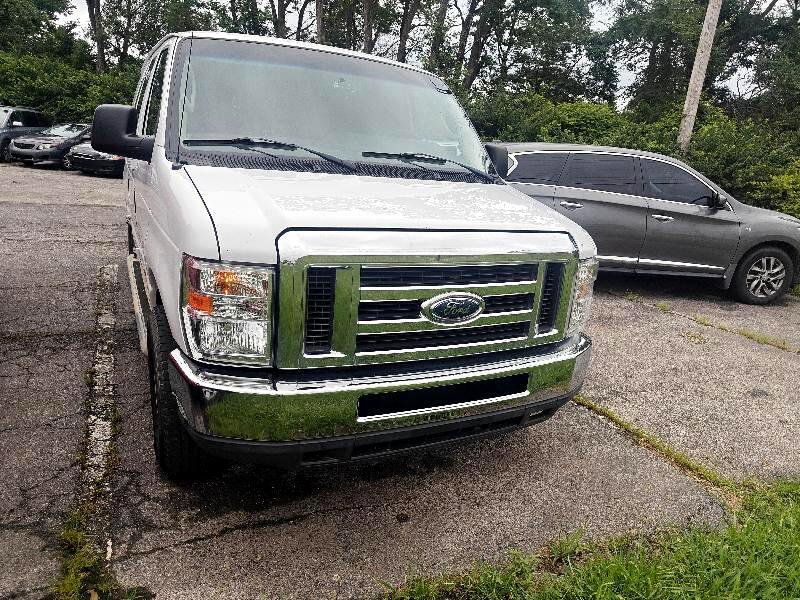 Used 2013 Ford E-250 and Econoline 250 w/ PWR Group image 2