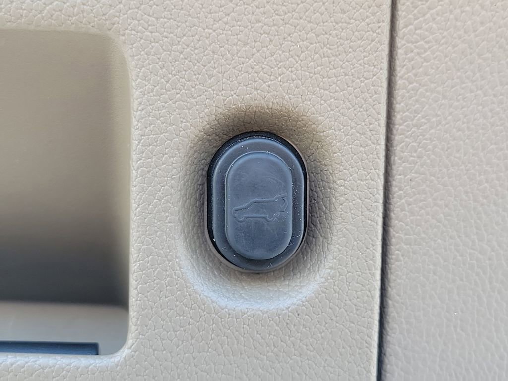 Used 2019 Chevrolet Tahoe LT RWD image 13