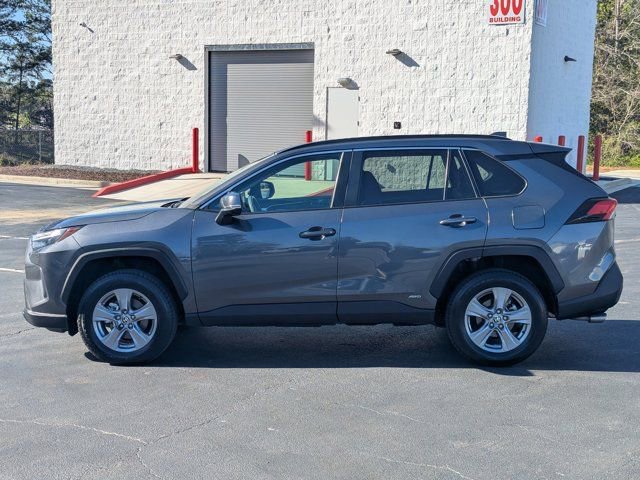 Used 2022 Toyota RAV4 XLE image 4