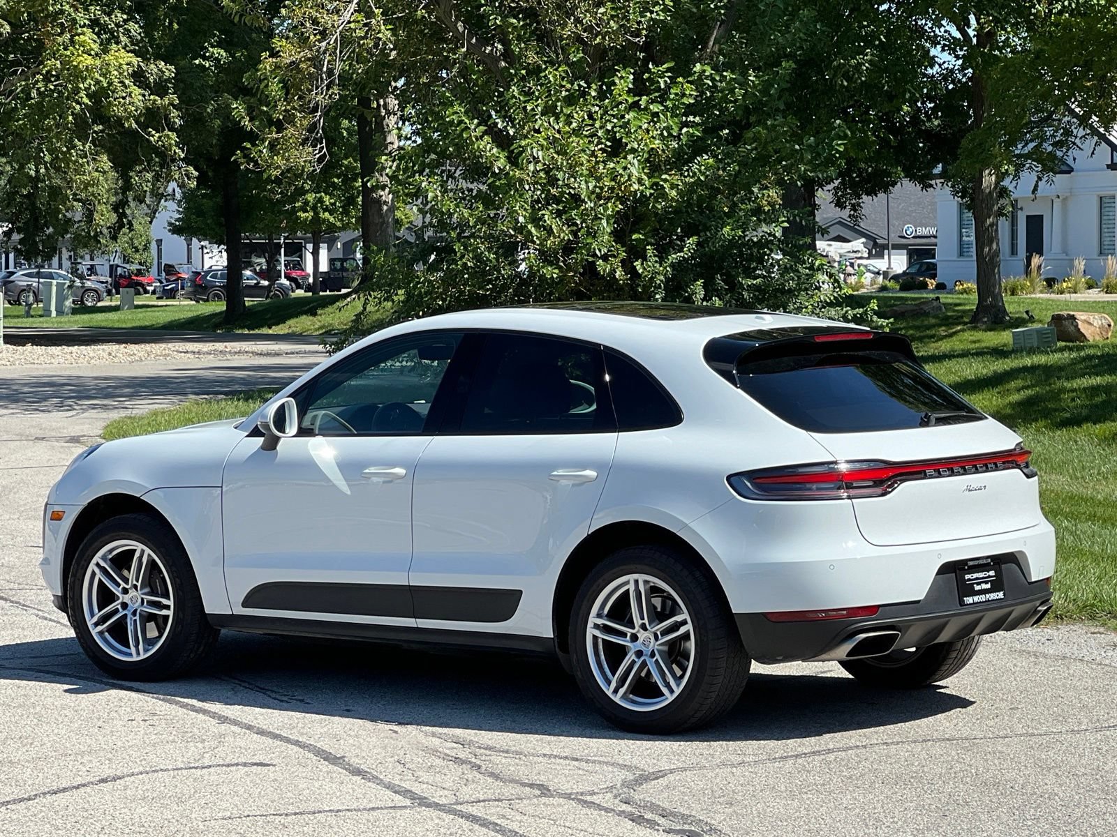 Certified 2021 Porsche Macan AWD/4WD image 3
