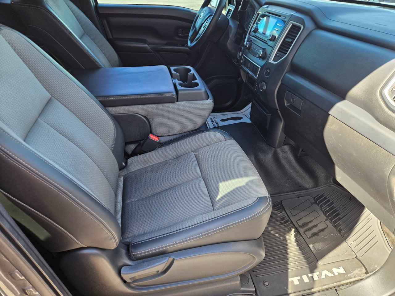 Used 2018 Nissan Titan S w/ S Utility Package image 16