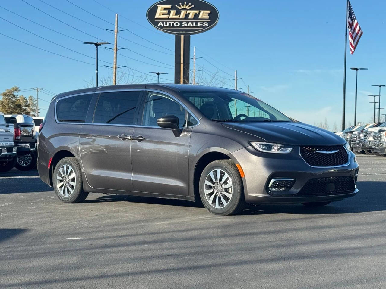 Used 2022 Chrysler Pacifica Touring-L