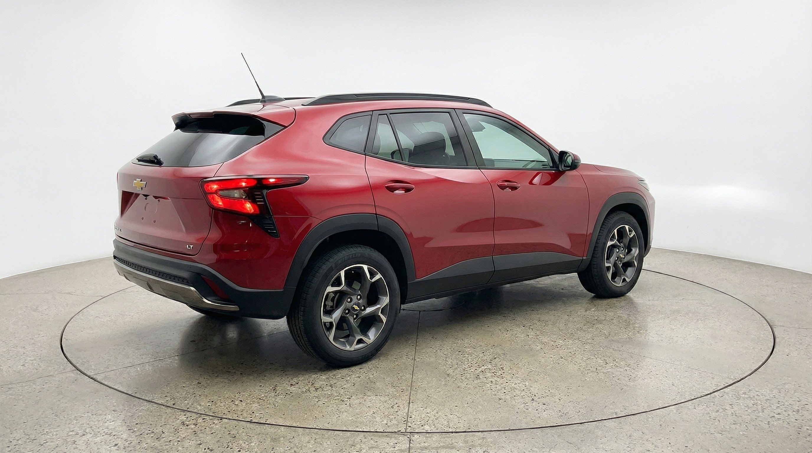 Used 2025 Chevrolet Trax LT image 9