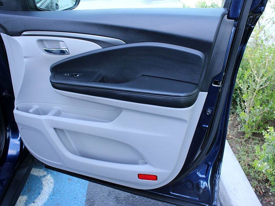 Used 2021 Honda Pilot EX image 29