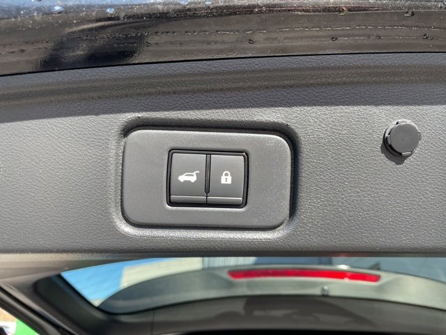 Used 2023 Nissan Pathfinder Platinum image 35