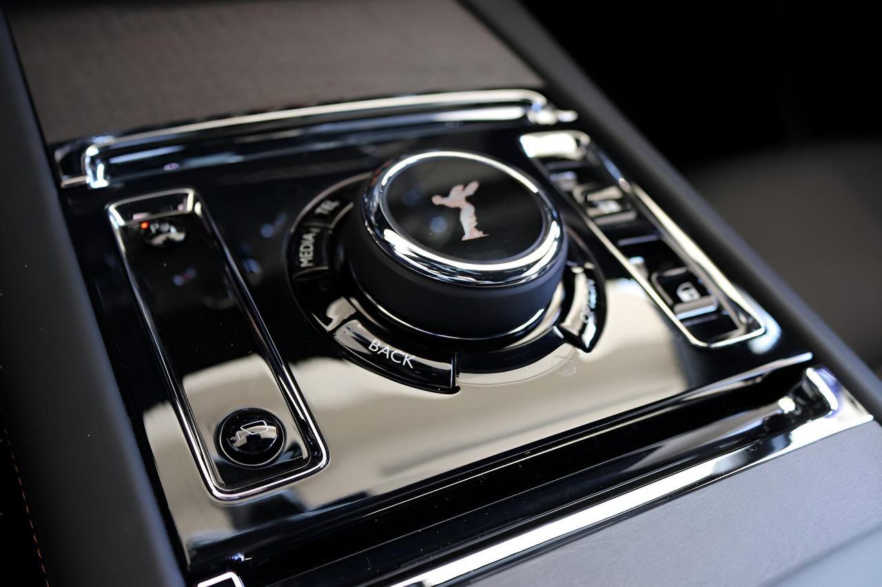 New 2025 Rolls-Royce Spectre AWD/4WD image 28