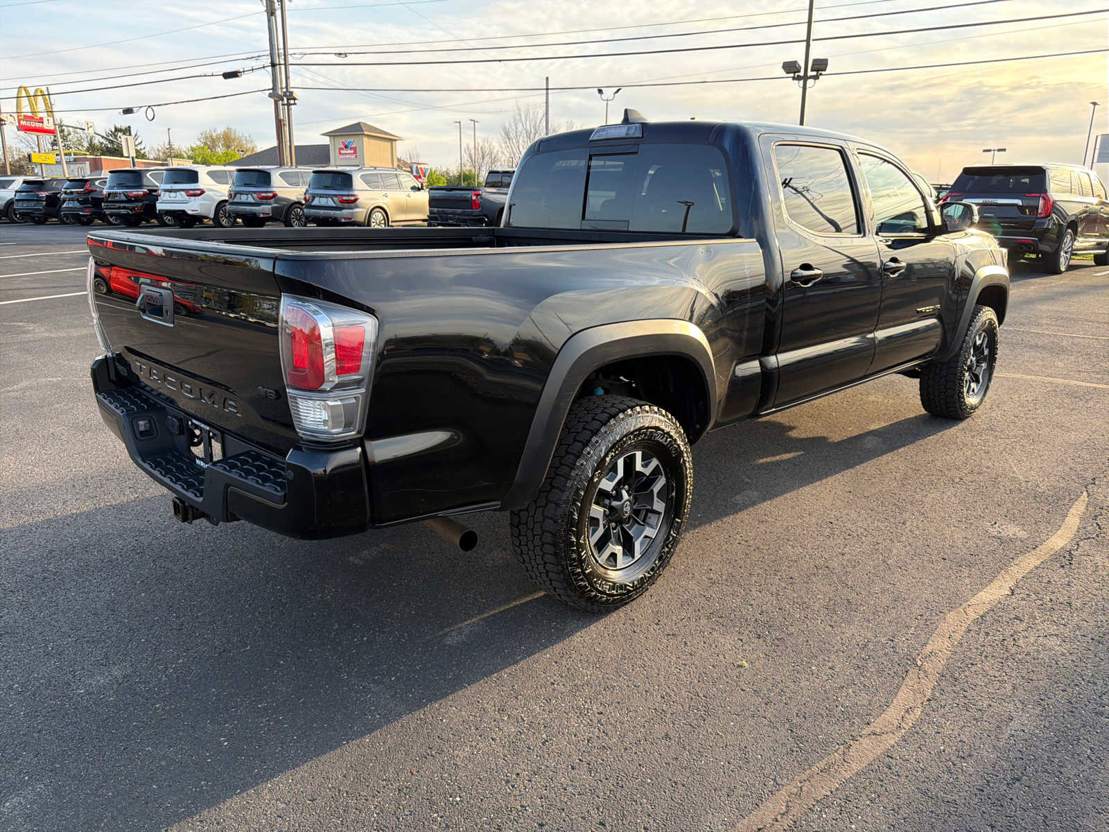 Used 2023 Toyota Tacoma TRD Off-Road w/ Technology Package AWD/4WD image 2