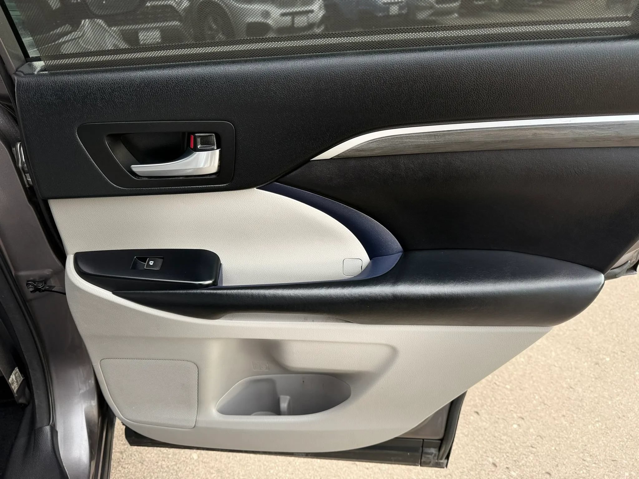 Used 2018 Toyota Highlander Limited w/ Carpet Mat Package (TMS) AWD/4WD image 21