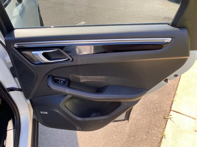 Used 2020 Porsche Macan S AWD/4WD image 35