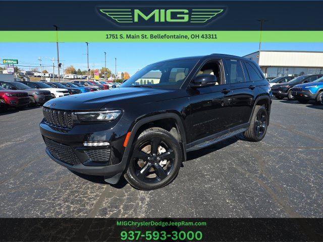 Used 2025 Jeep Grand Cherokee Limited w/ Black Appearance Package AWD/4WD image 1