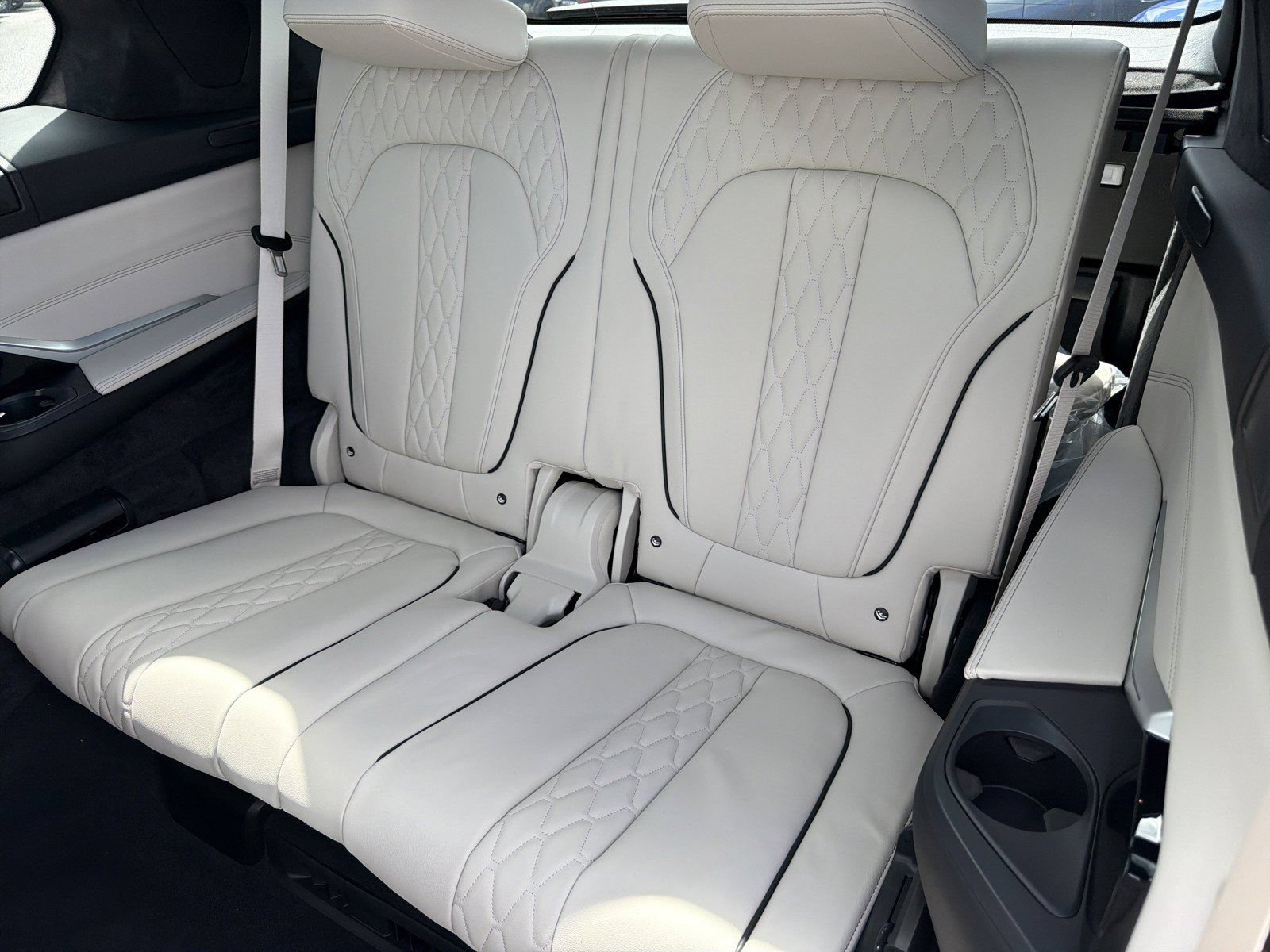 New 2027 BMW X7 M60i AWD/4WD image 24
