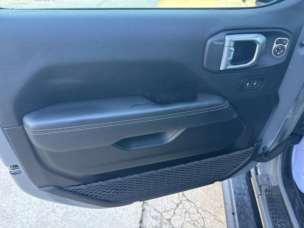 Used 2021 Jeep Wrangler Unlimited Sahara w/ Cold Weather Group image 9