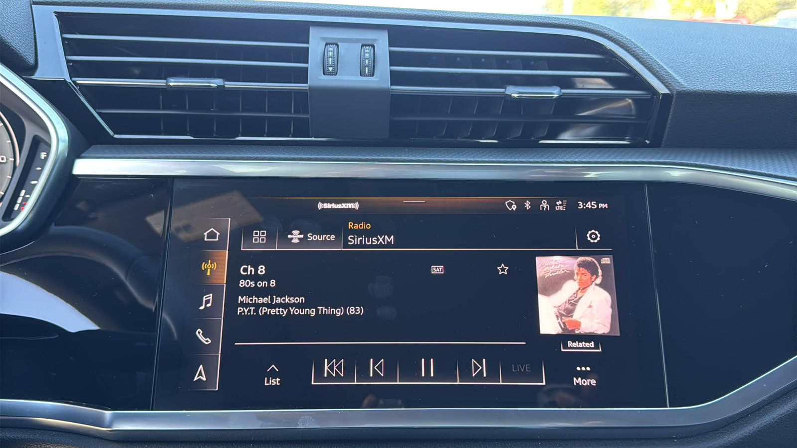 Used 2025 Audi Q3 2.0T Premium Plus w/ Premium Plus Package image 18