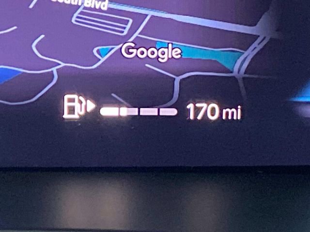 Used 2022 Volvo XC60 B5 Momentum image 18