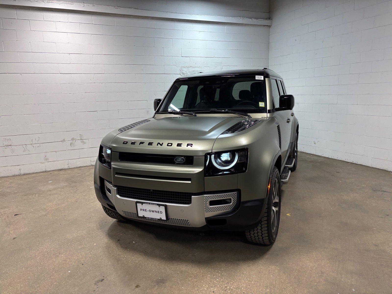 Used 2020 Land Rover Defender 110 HSE AWD/4WD image 2