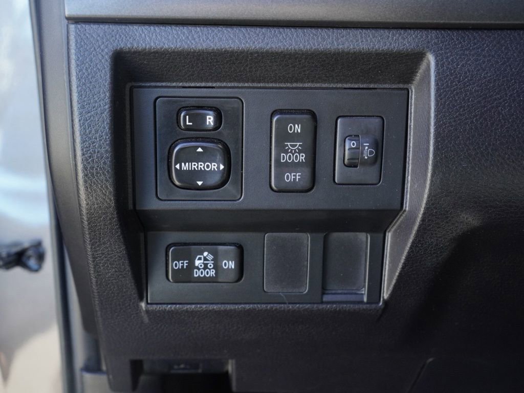 Used 2015 Toyota Tundra SR5 image 12