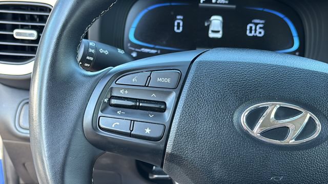 Used 2025 Hyundai Venue SEL FWD image 23
