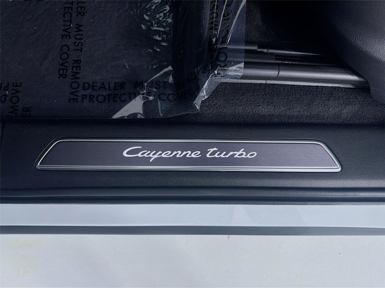 Used 2022 Porsche Cayenne Turbo AWD/4WD image 10