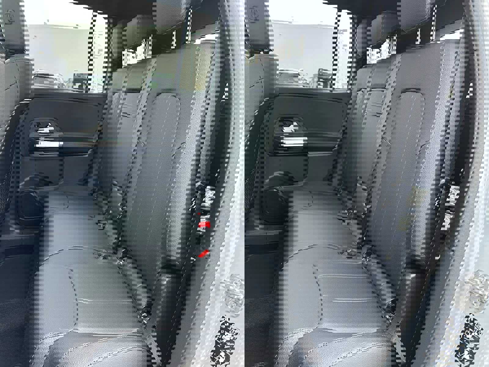 Used 2026 Mercedes-Benz GLB 250 4MATIC image 17