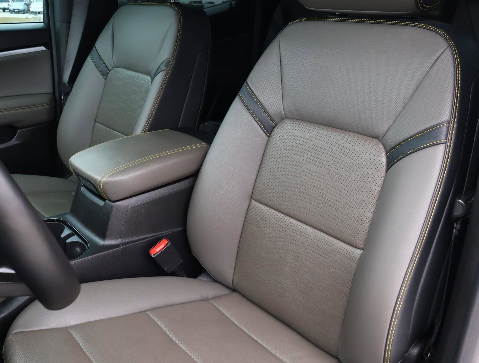 Used 2024 Chevrolet Colorado ZR2 w/ ZR2 Convenience Package III image 18