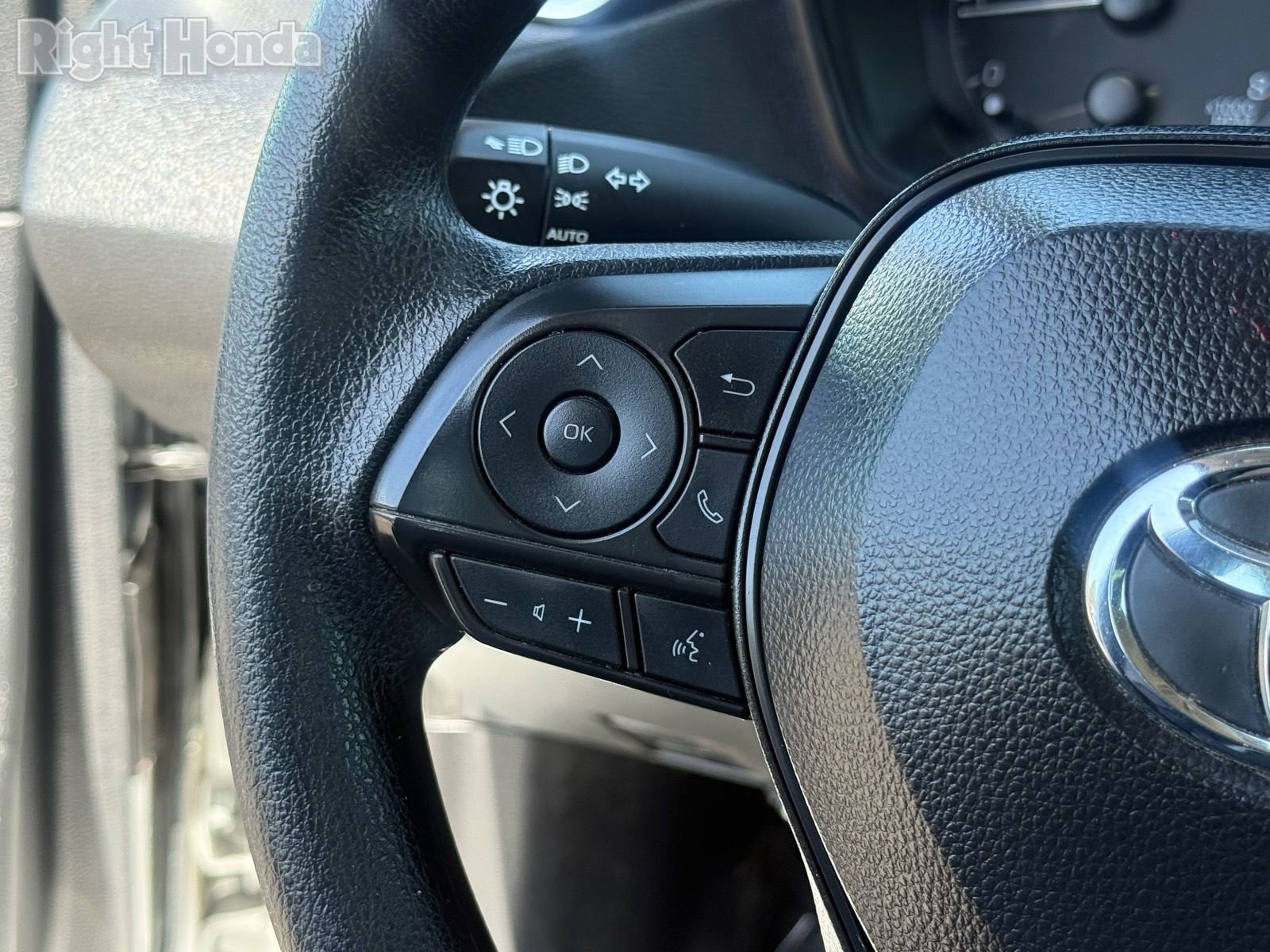 Used 2024 Toyota Corolla LE FWD image 17