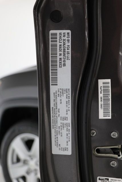 Used 2022 Jeep Compass Latitude w/ Sun and Sound Group AWD/4WD image 38