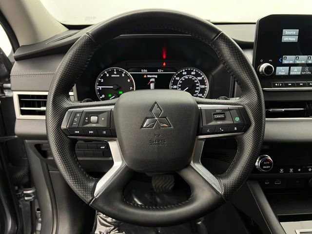 Used 2024 Mitsubishi Outlander SE image 22