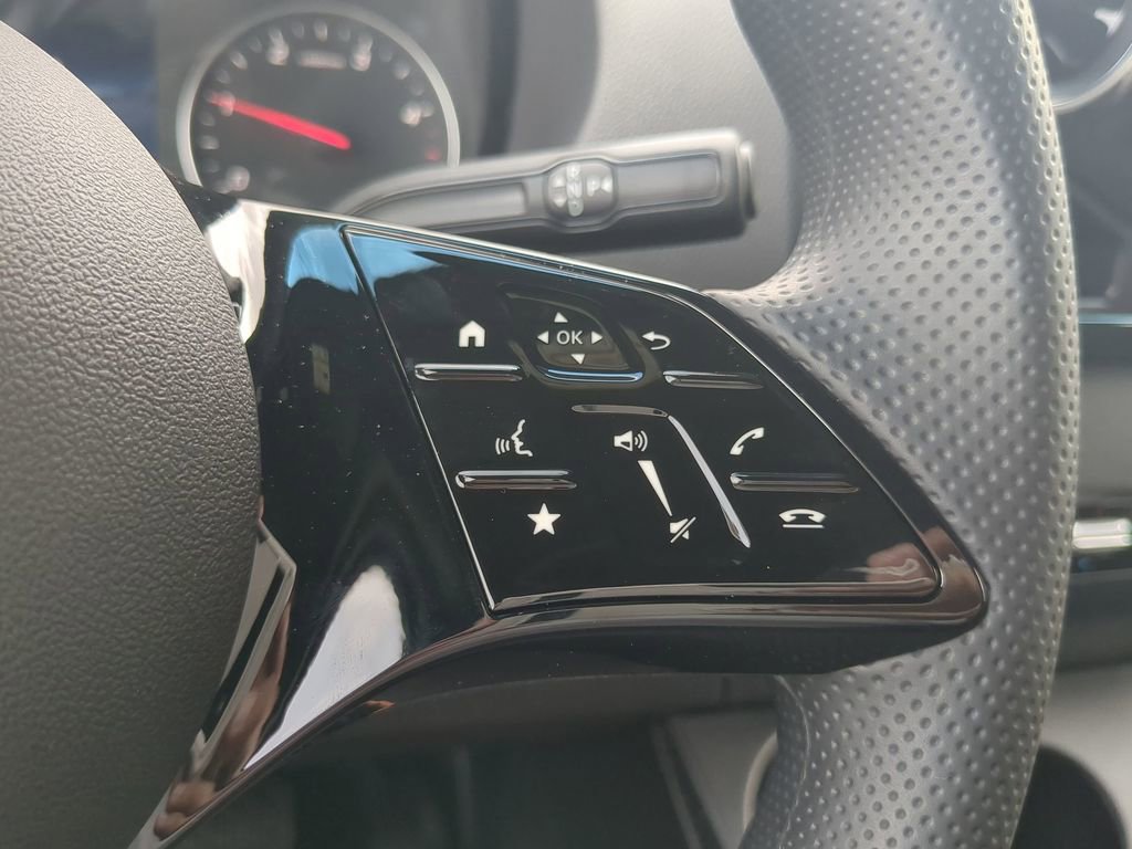 Used 2025 Mercedes-Benz Sprinter 2500 image 11