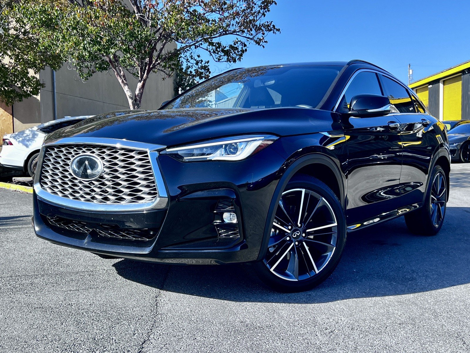 Used 2023 INFINITI QX55 Luxe w/ Cargo Package AWD/4WD image 2