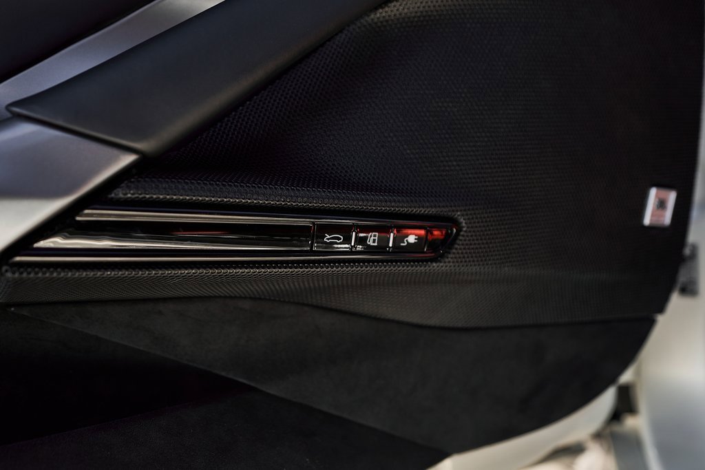 Used 2022 Ferrari SF90 Stradale image 41