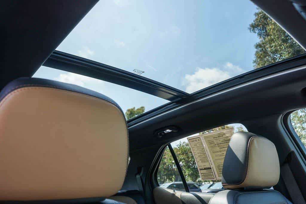 Used 2023 Chevrolet Equinox Premier FWD image 15