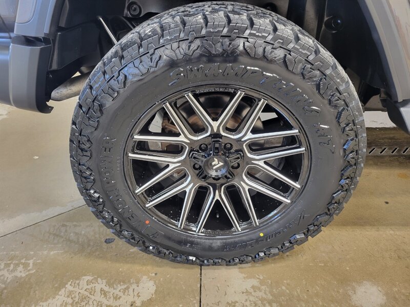 Used 2022 Jeep Wrangler Unlimited Sahara w/ Cold Weather Group AWD/4WD image 15