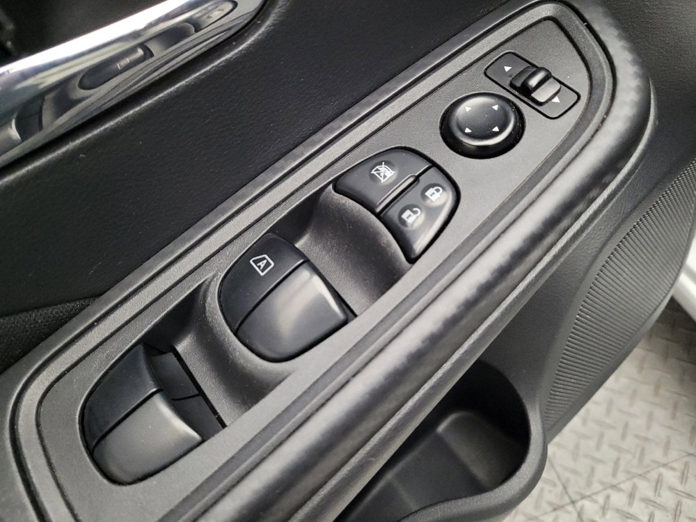 Used 2021 Nissan Versa SV image 27