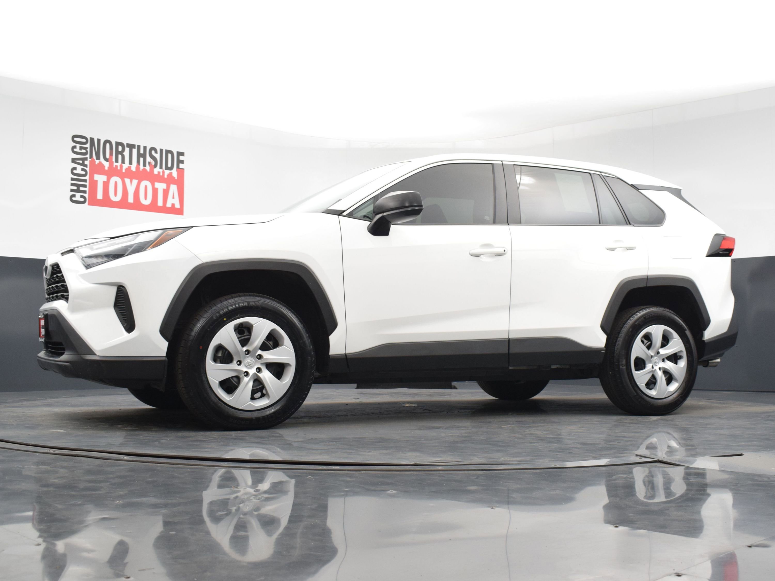 Used 2024 Toyota RAV4 LE AWD/4WD image 24